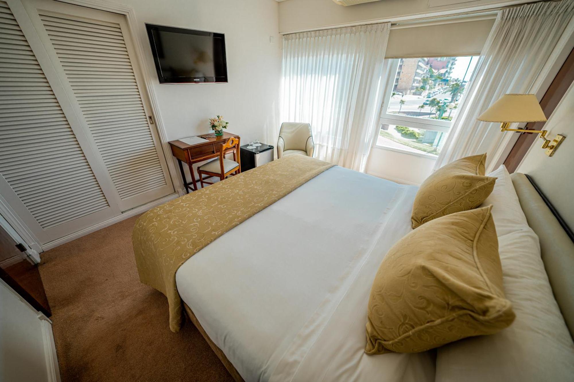 Hotel Iruna มาร์เดลปลาตา ภายนอก รูปภาพ